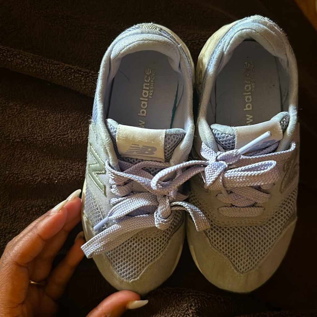 Unisex New Balance Gently Used